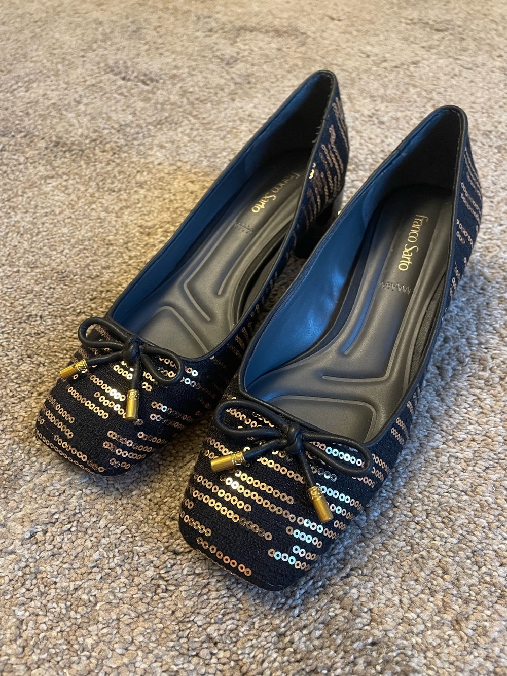 Franco Sarto Natalia Black & Gold Sequin Bow Low Heel Pumps Size 7